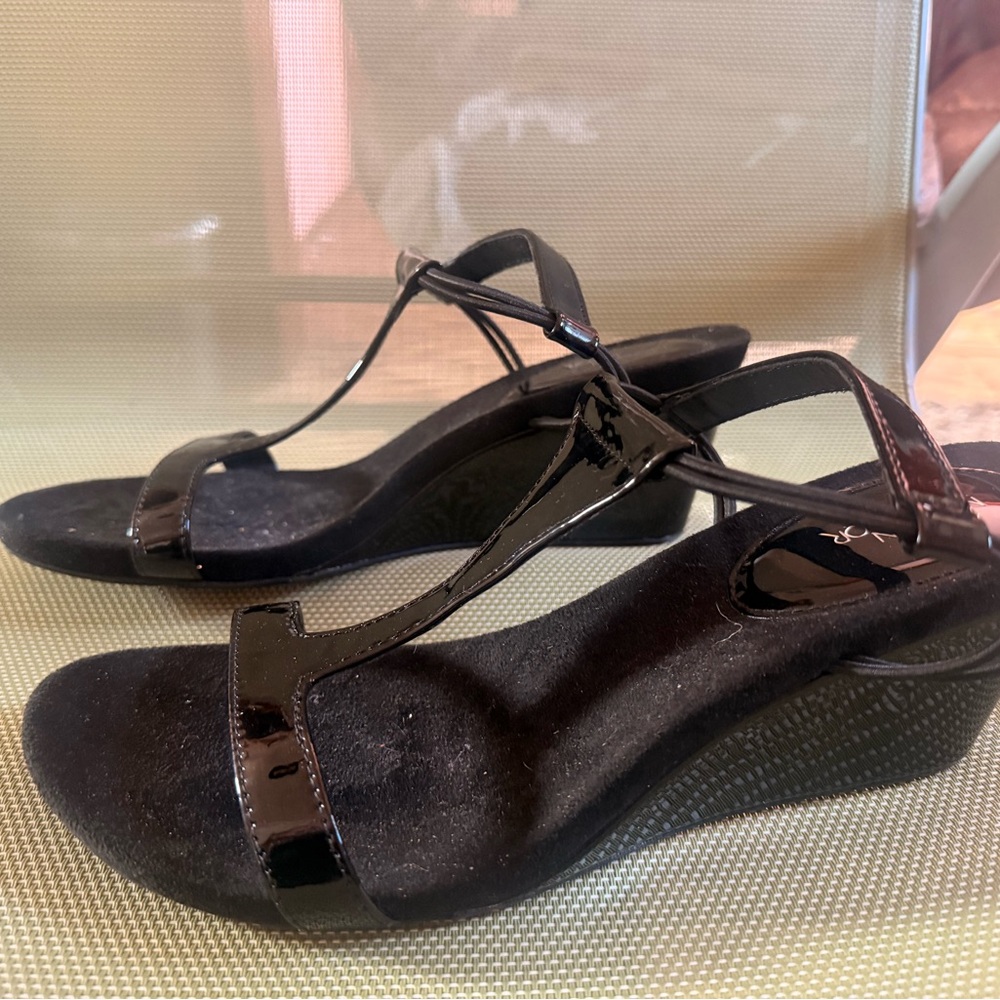 Morgan Taylor Glossy Black Sandals